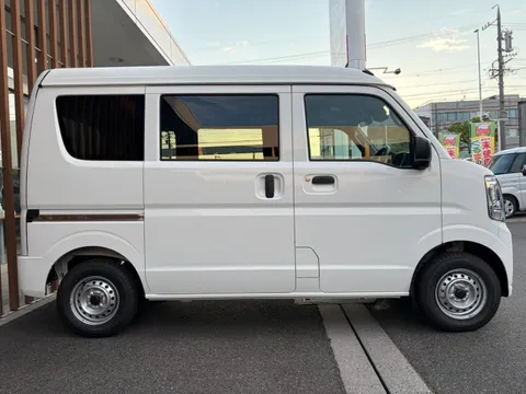 Mitsubishi Minicab Van