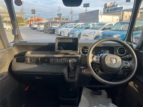 Honda N-BOX Custom