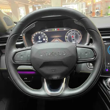 Lynk & Co 05