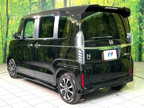 Honda N-BOX Custom
