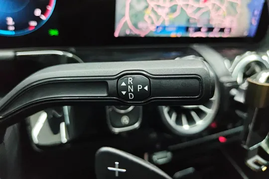 Mercedes-Benz Mercedes-Benz GLA