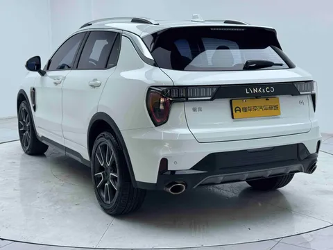 Lynk & Co 01