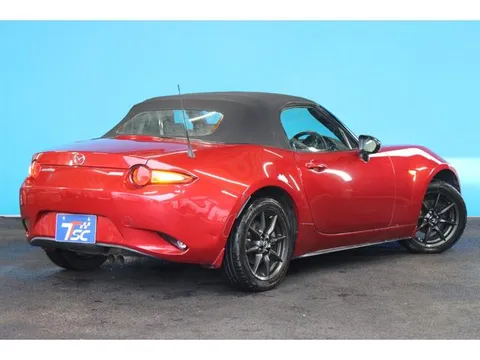 Mazda MX-5 (Roadster)