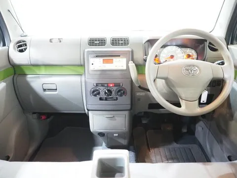 Toyota Pixis Space
