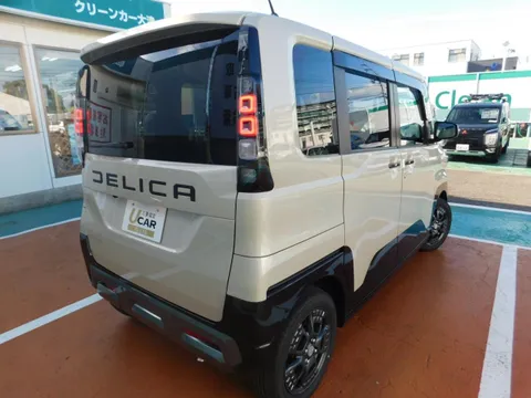 Mitsubishi Delica Mini