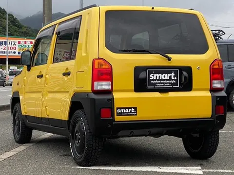 Daihatsu Naked
