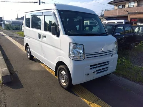 Mitsubishi Minicab Van