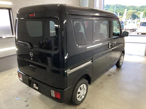 Nissan Clipper Van
