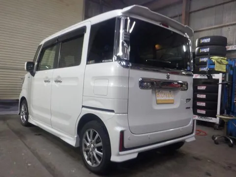 Suzuki Spacia Custom