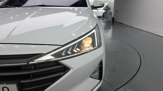 Hyundai Elantra (Avante)
