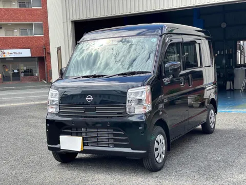 Nissan Clipper Van