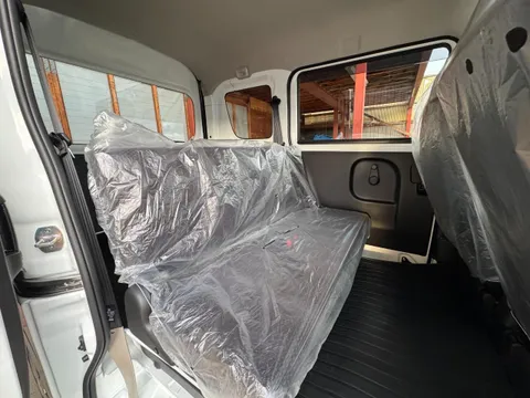 Nissan Clipper Van