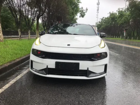 Lynk & Co 03