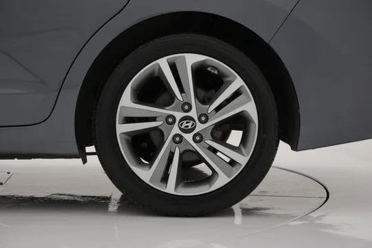 Hyundai Elantra (Avante)