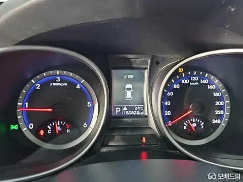Hyundai Grand Santa Fe (Maxcruz)