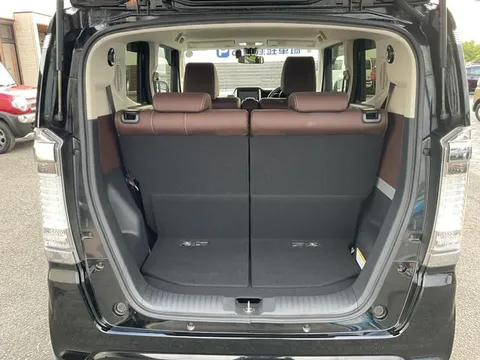 Honda N-BOX Slash