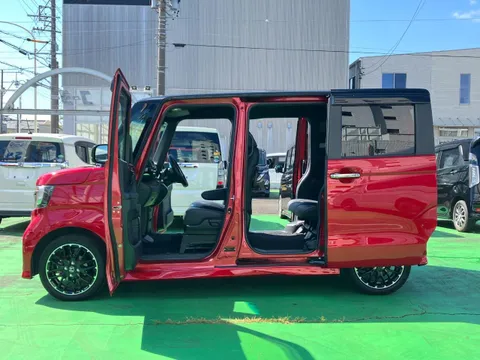 Honda N-BOX Custom