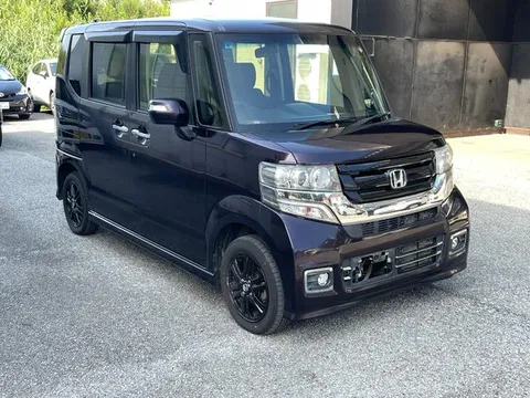 Honda N-BOX Custom