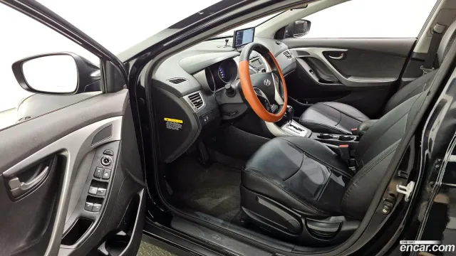 Hyundai Elantra (Avante)