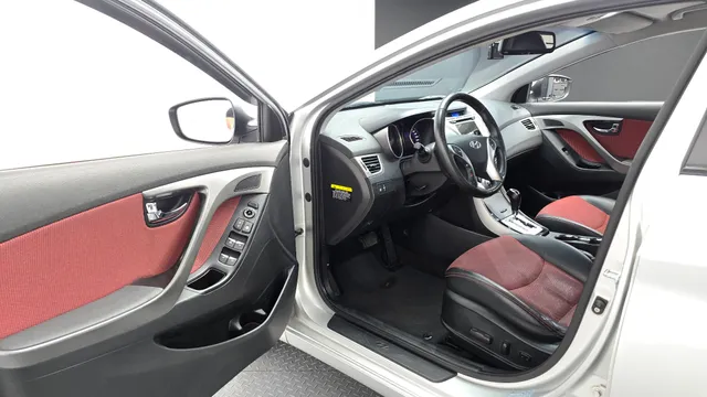 Hyundai Elantra (Avante)