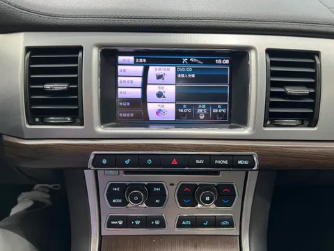 Jaguar XF