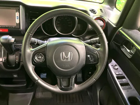 Honda N-BOX Custom