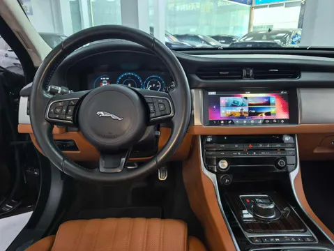 Jaguar XFL