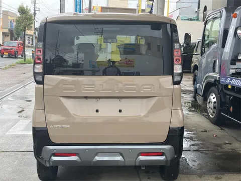 Mitsubishi Delica Mini