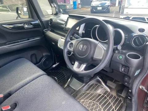 Honda N-BOX Custom