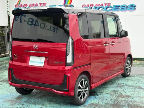 Honda N-BOX Custom