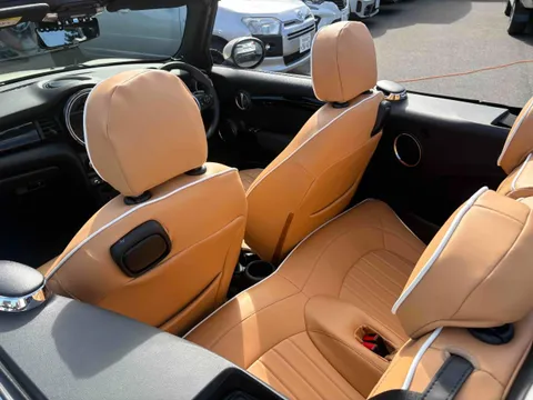 MINI Cooper Convertible