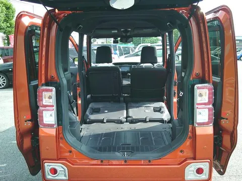 Toyota Pixis Mega