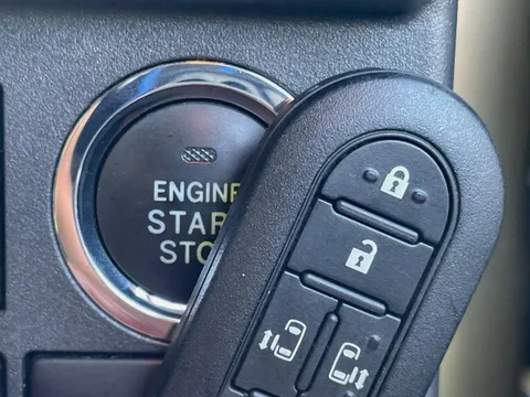 Toyota Pixis Mega