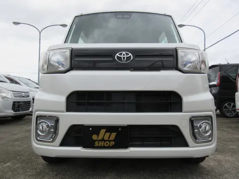 Toyota Pixis Mega