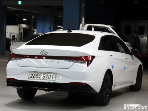 Hyundai Elantra (Avante)
