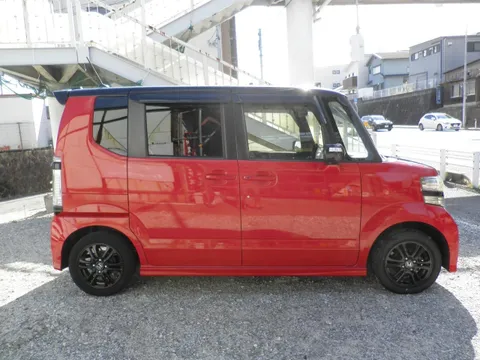 Honda N-BOX Custom
