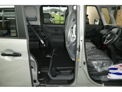 Suzuki Spacia Base