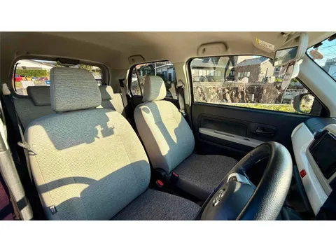 Daihatsu Mira Tocot