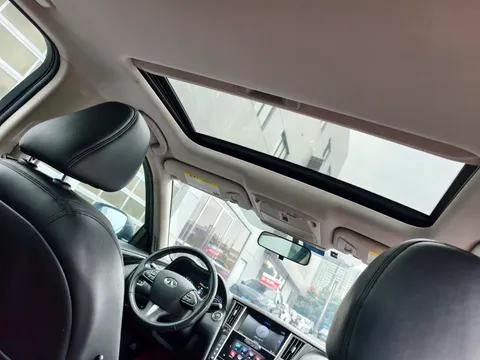 Infiniti Q50L