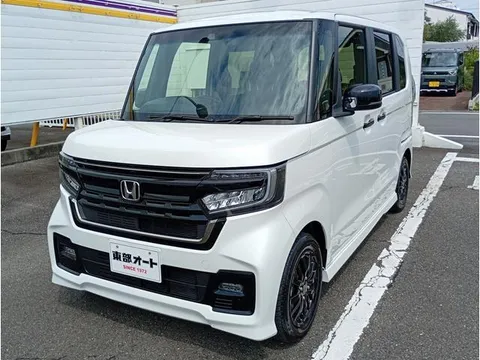 Honda N-BOX Custom