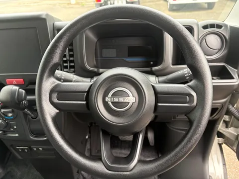 Nissan Clipper Van