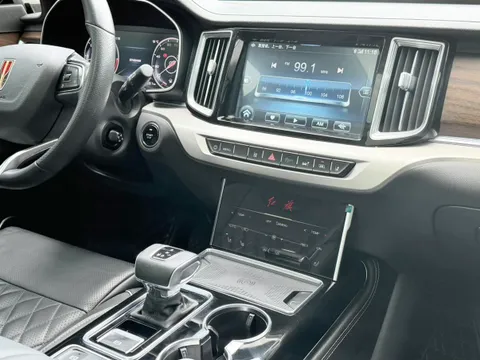 Hongqi HS7