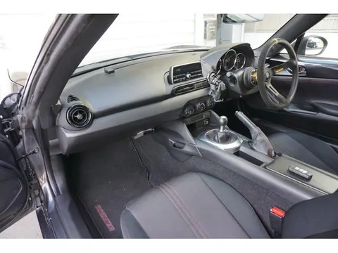 Mazda MX-5 (Roadster)