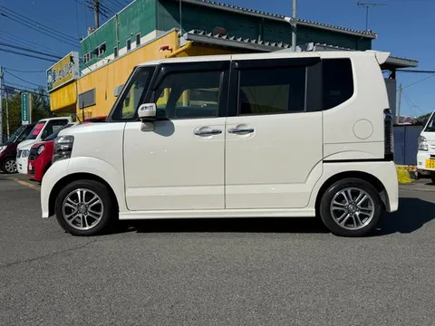Honda N-BOX Custom