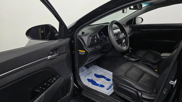 Hyundai Elantra (Avante)