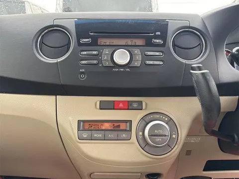 Subaru Lucra