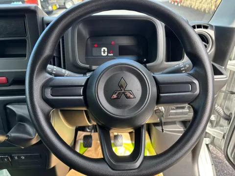 Mitsubishi Minicab Van