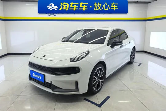 Lynk & Co 03