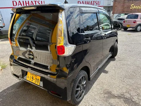 Mitsubishi eK Custom