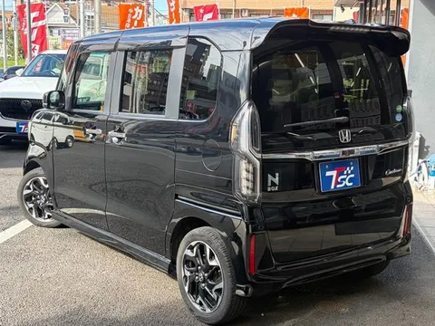 Honda N-BOX Custom